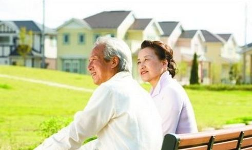 老人買什么保險(xiǎn)好？這幾份必須買！