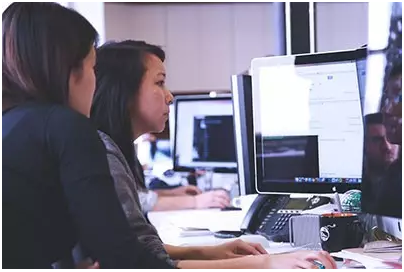 網(wǎng)上買保險(xiǎn)和線下買保險(xiǎn)哪種比較好？